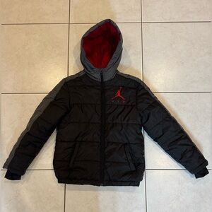 Air Jordan coat kids size Large. Used
